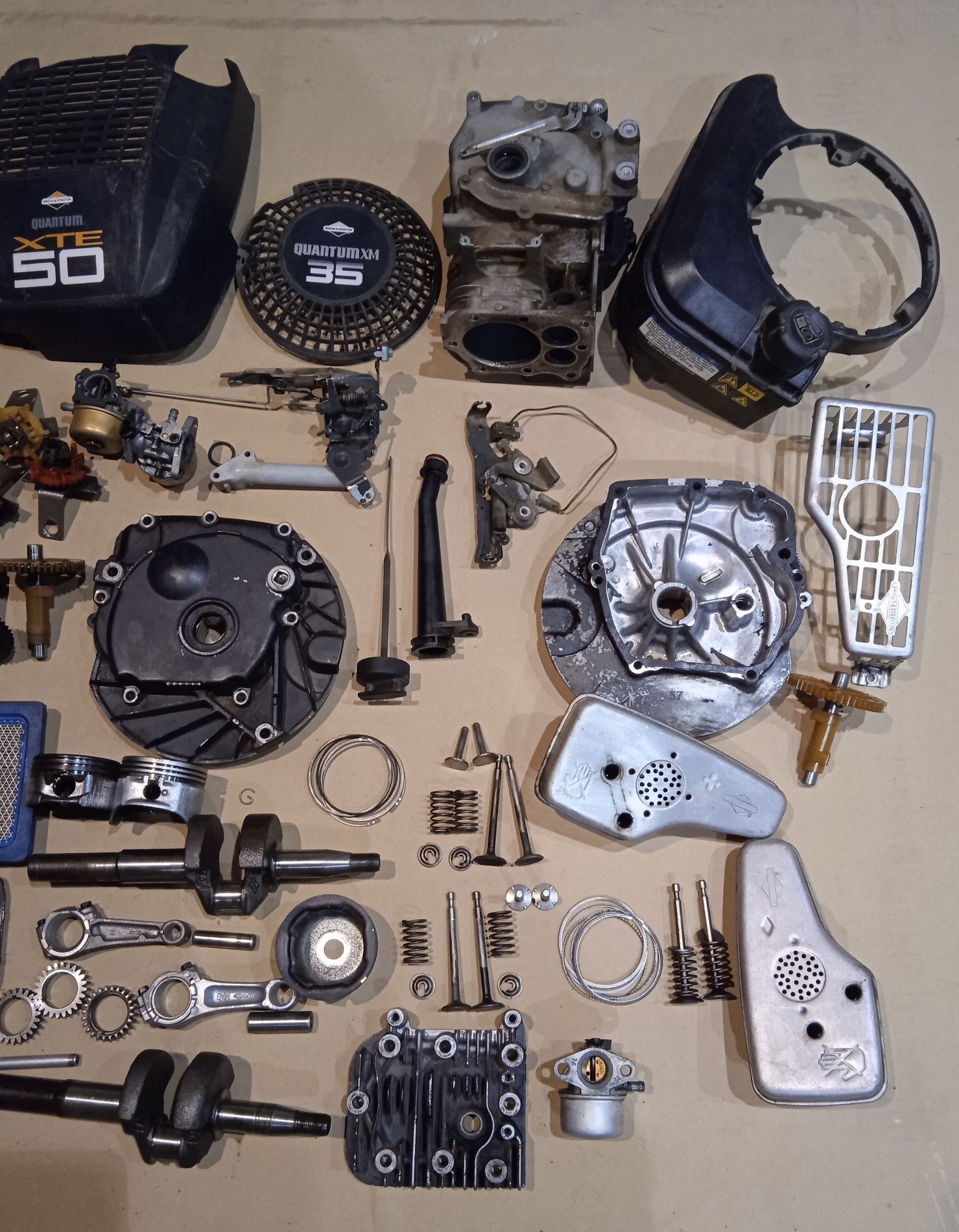 Briggs Stratton190 см³, 625 та Quantum По з/ч до газонокосарки.