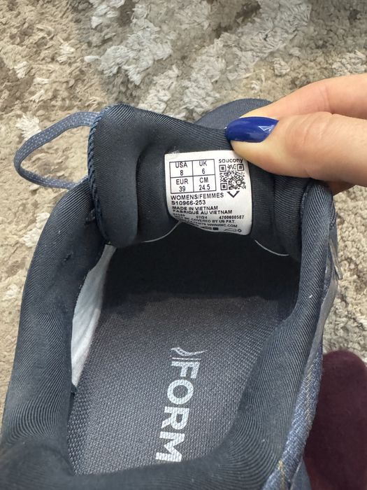 Кросівки бігові nike hoka saucony