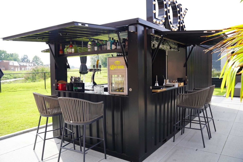 Snack-bar em contentor para entrega rápida