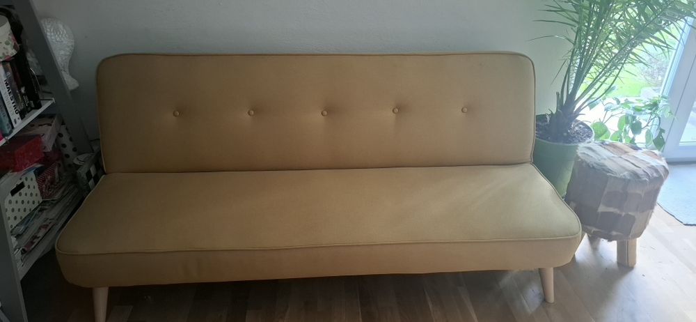 Kanapa, sofa, sofka na nóżkach rozkładana