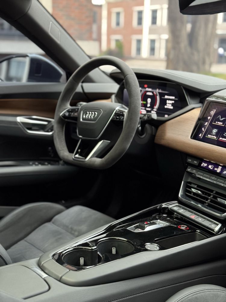 Продам Audi E-Tron Gt 2022