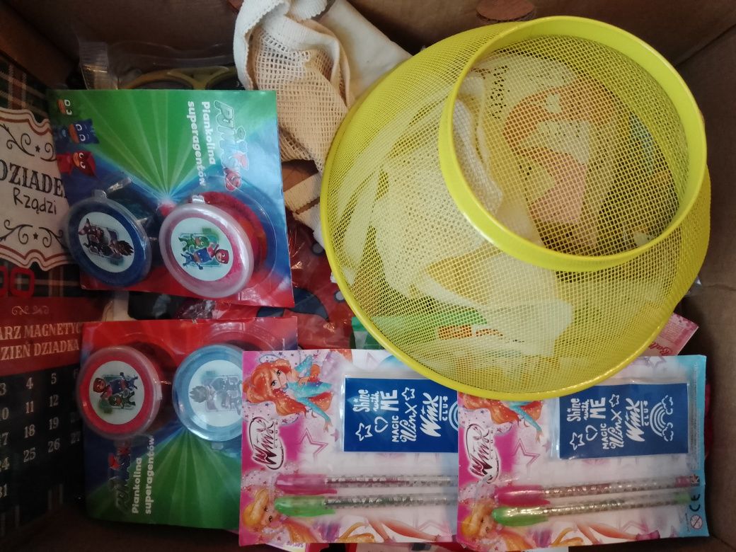 Karton mix biedronka action inne S0702