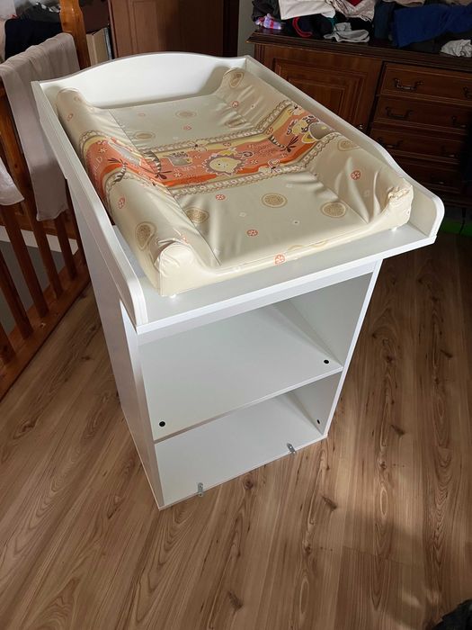 Stolik do przewijania / regał biały