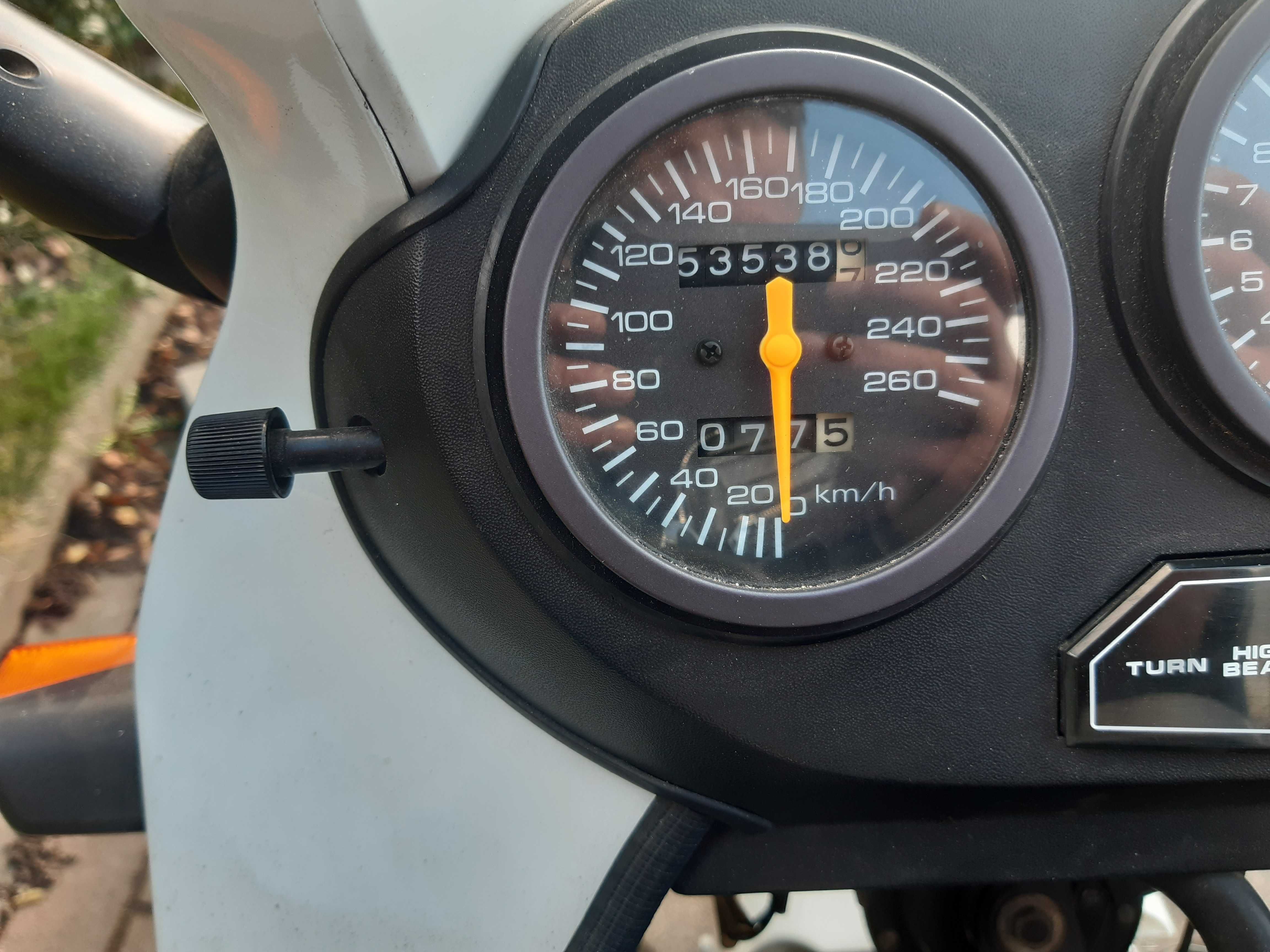 Suzuki GSX 600F Katana stan kolekcjonerski