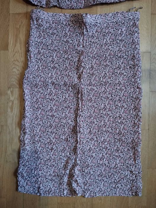 Komplet spódnica z bluzką w drobne kwiatki rozmiar L szerokość 90 cm