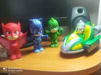 Іграшки з мультику "Герої в масках"