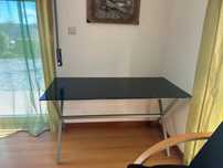 Mesa de vidro para escritório em muito bom estado. 1.40*70cm.