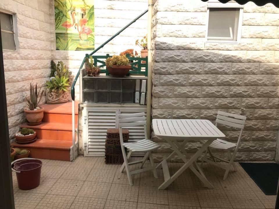 Alugo quarto em Setubal