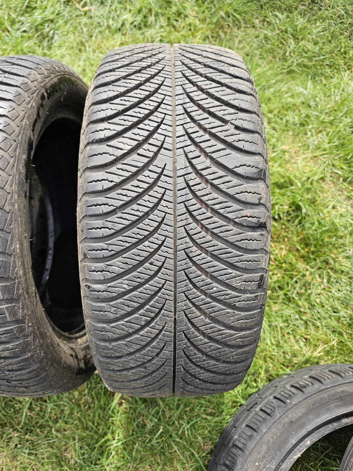 Opony wielosezonowe Goodyear 195/50R15