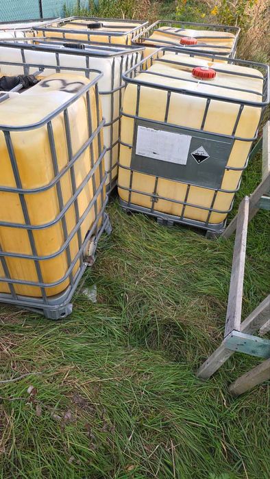 Бак куб  єврокуб IBC на дерев'яному піддоні для топлива чи води