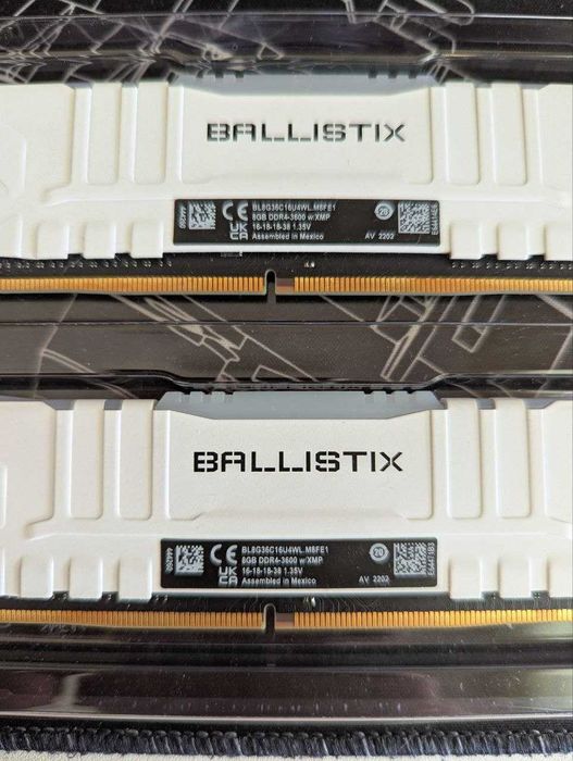 Crucial Ballistix DDR4 2x8 GB 3600Mhz White RGB