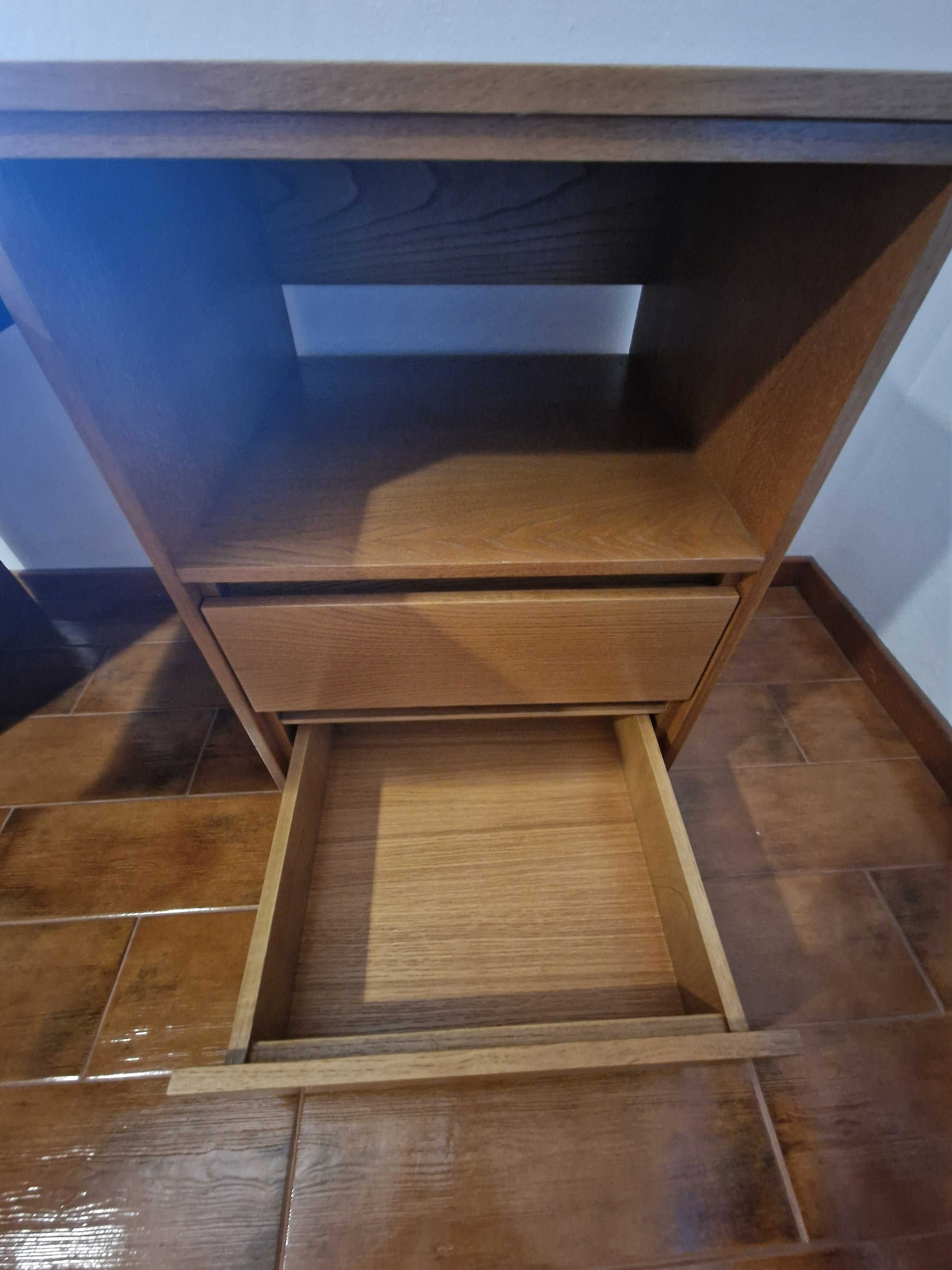 Secretaria em madeira