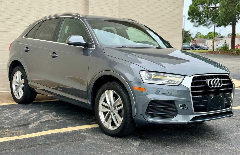 Audi Q3      2016