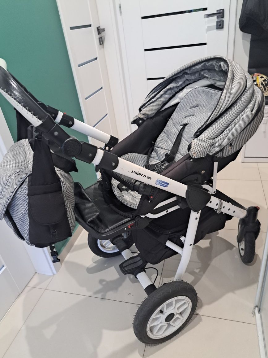 Wózek  dziecięcy Adamex Pajero  2w1 - gondola+spacerówka+gratis