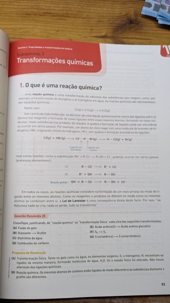 Vendo livro de preparação para o exame de física e química 11º ano