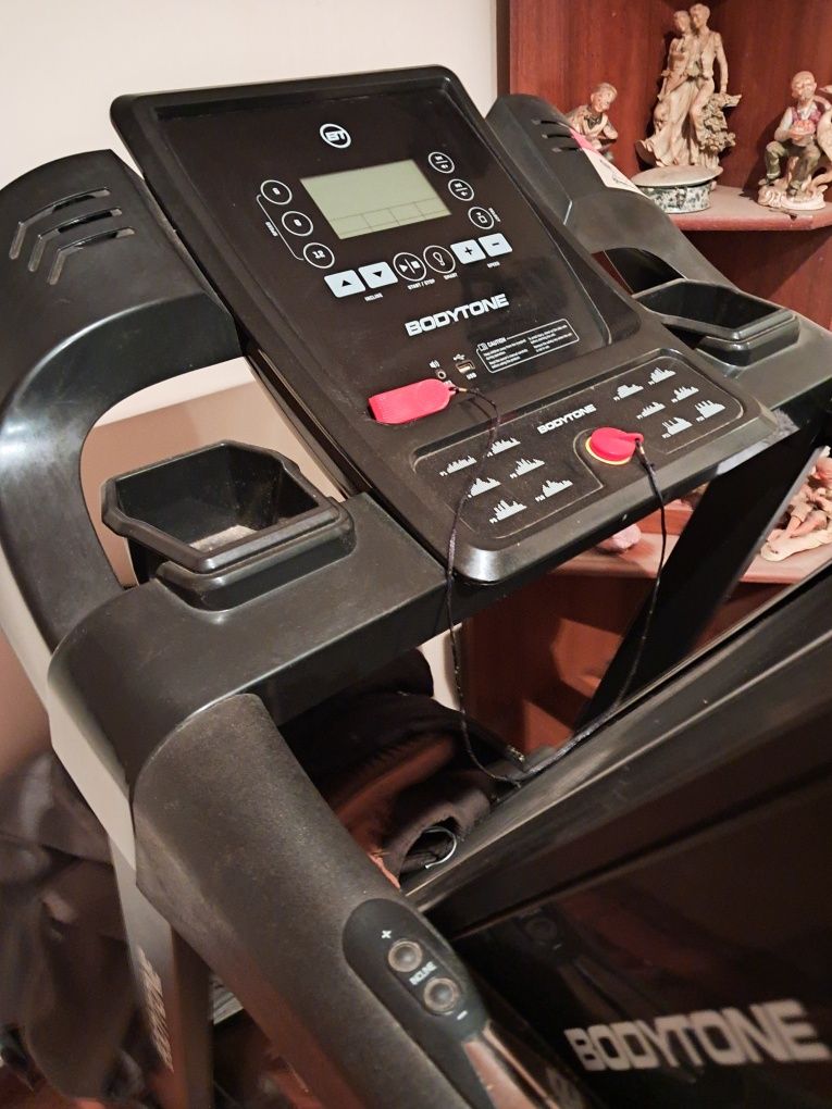 Passadeira de corrida/caminhada de ginásio  Bodytone Dt16