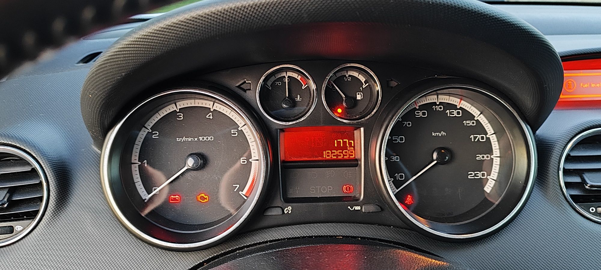 Peugeot 308 1.6 156km
