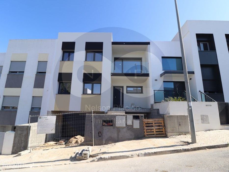 Moradia em fase de construçao - Caneças, 15 min. de Lisboa - EXCELE...