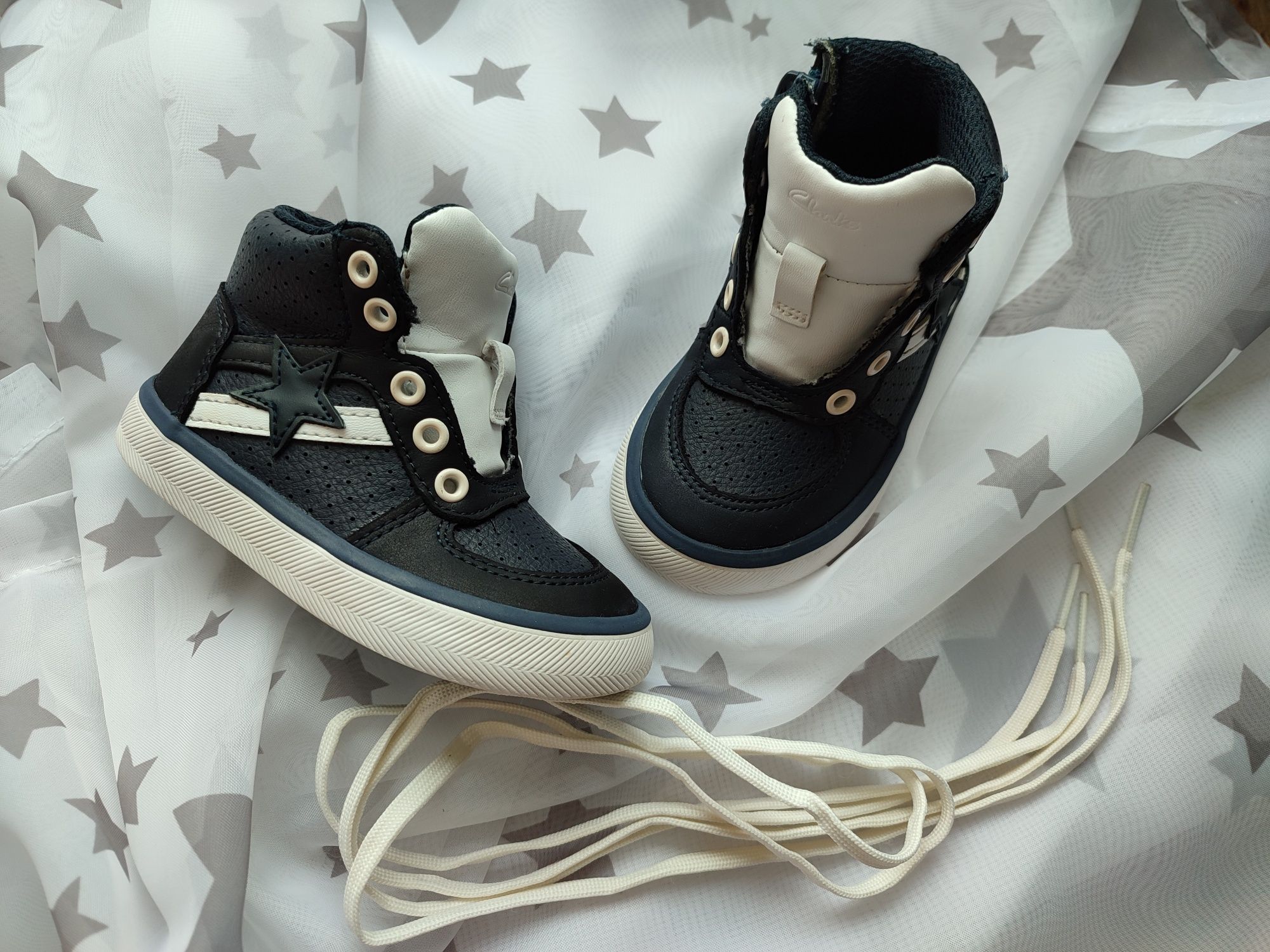 Botki półbuty buciki trampki demisezon skórzane Clarks kolor