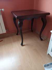 Stylowy stolik w stylu ludwikowskim