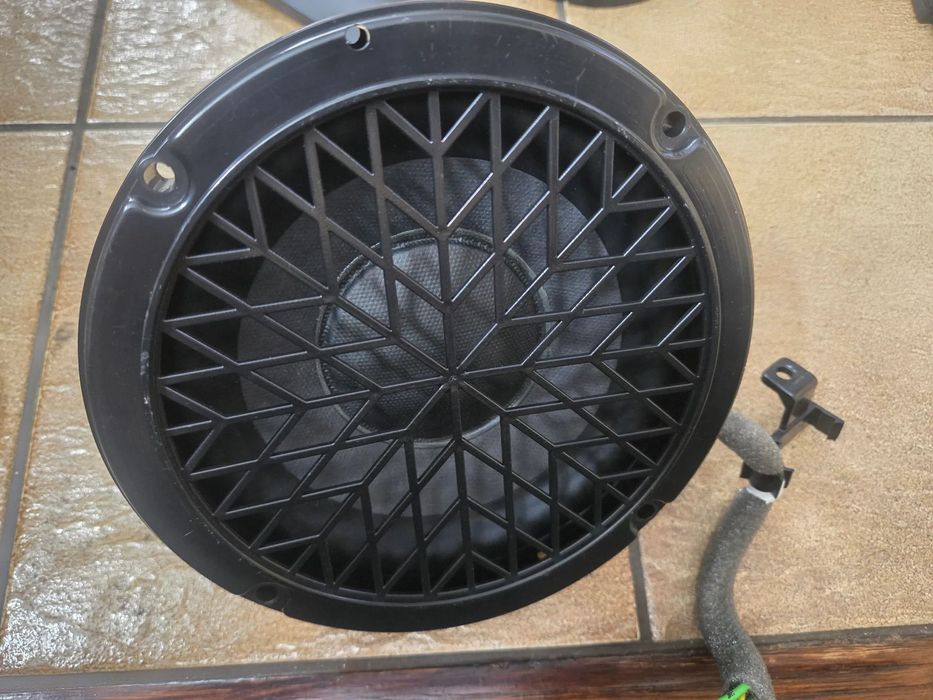 SKODA OCTAVIA III  GŁOŚNIK BASOWY CANTON SUBWOOFER 5E0035412