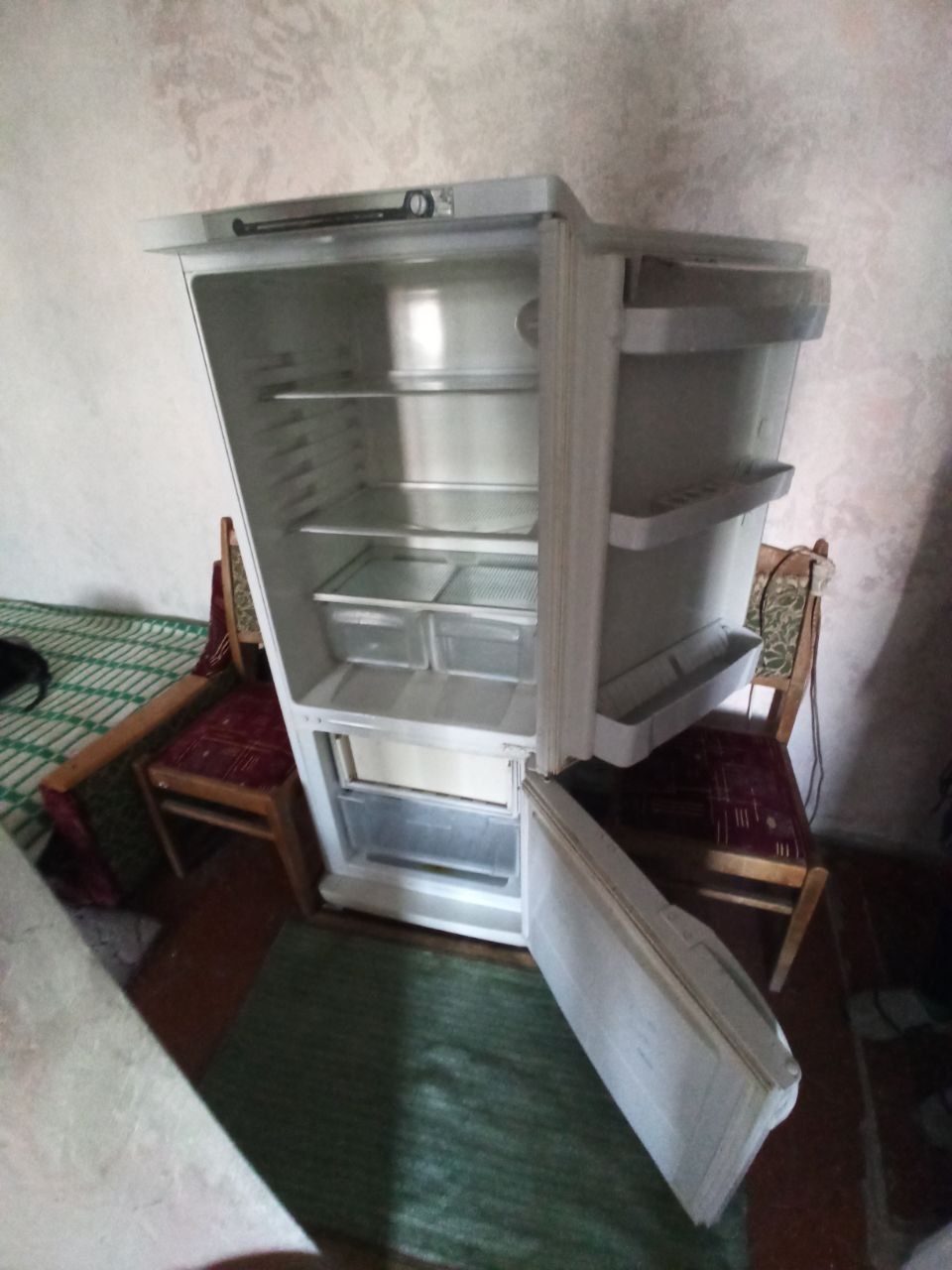 Двокамерний холодильник INDESIT SB 150-2

7 відгуків
Код:  13670

Комб