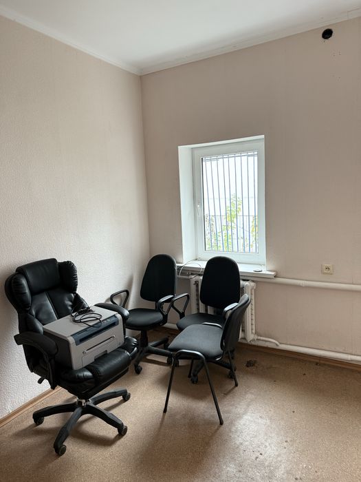 Продам офісне приміщення , червона  лінія!