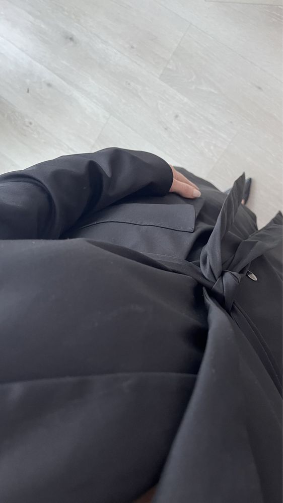 Długi czarny płaszcz trencz by maya palma S