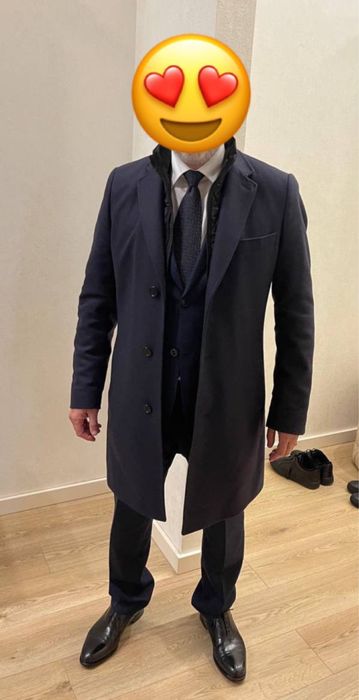 HUGO BOSS.Оригинал.На M-L разм. Мужское пальто.Срочно!