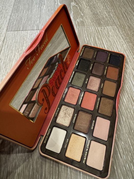 Палетка тіней Too Faced