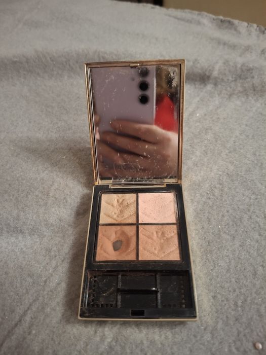 Sprzedam cienie yves saint laurent