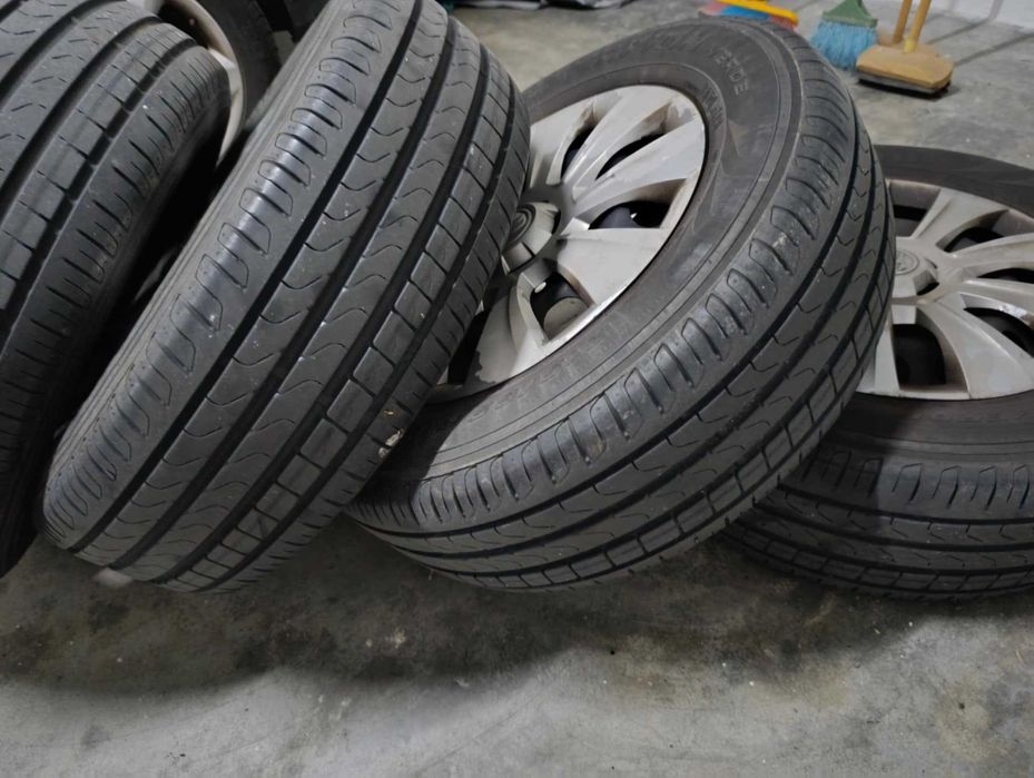 Rodas vw pneus Pirelli 215 65 r16 como novos