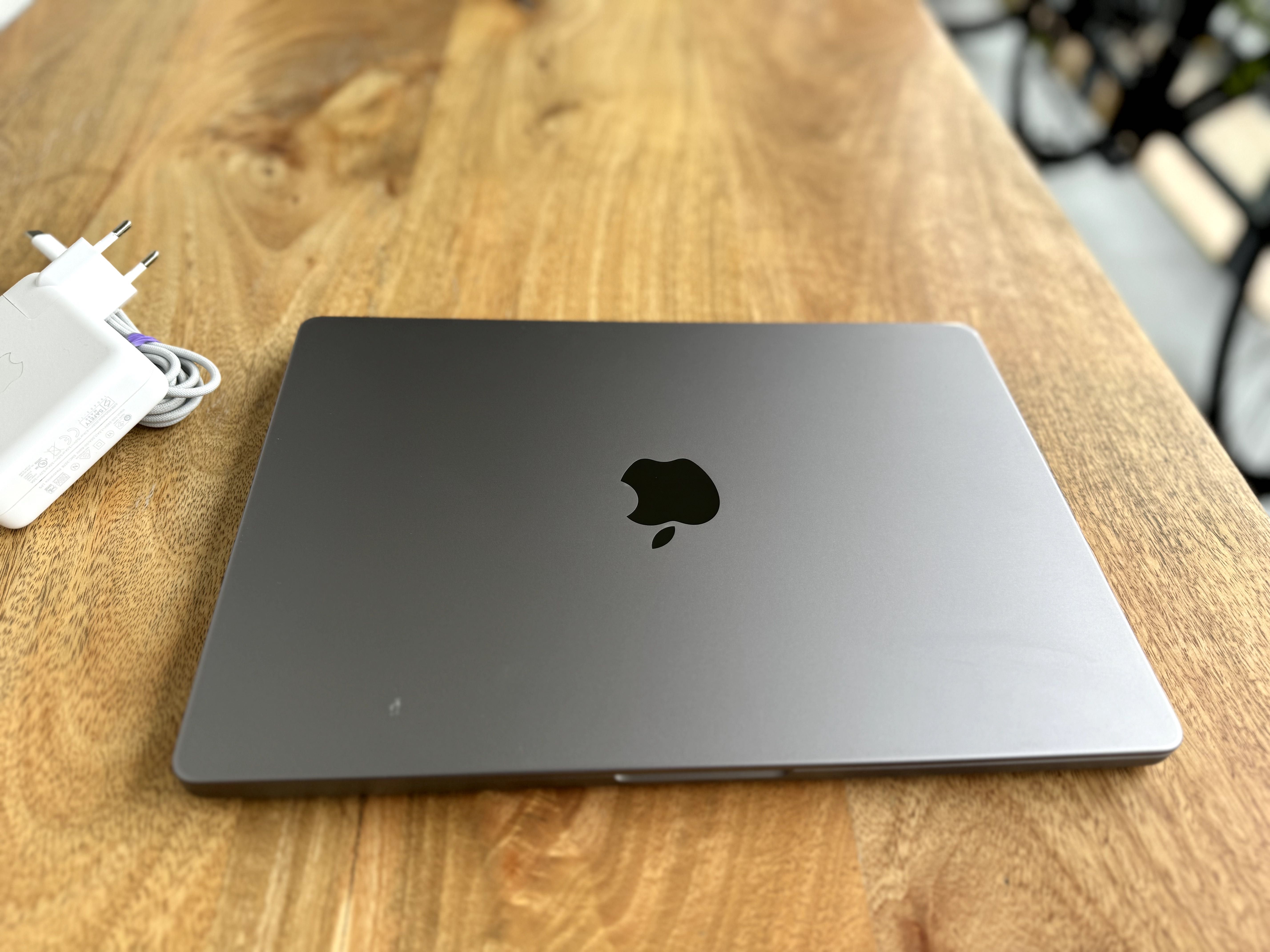 Super MacBook Pro 14 M1 Pro 16GB ram 512GB SSD Space Gray kondycja 96%