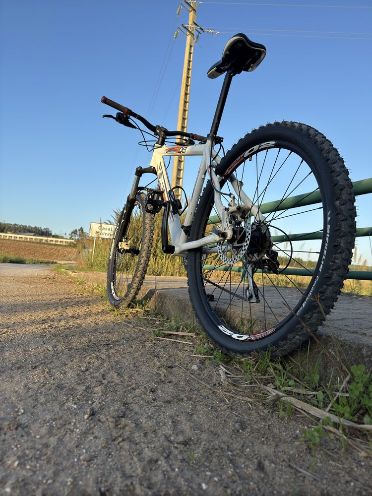 Bicicleta  Bs3  semi nova