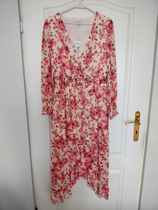 Zwiewna sukienka w kwiaty MIDI New Yorker Amisu 40