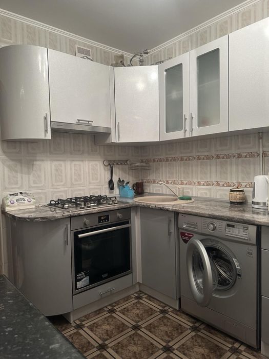 Сдаю 2-комн.возле метро КПИ