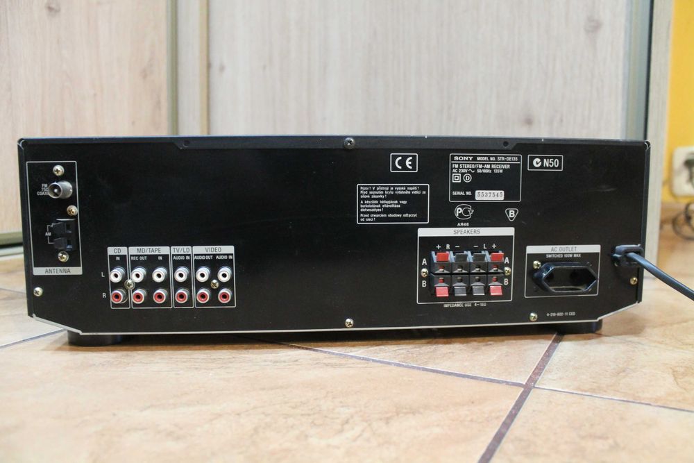 Amplituner Sony STR-DE 135