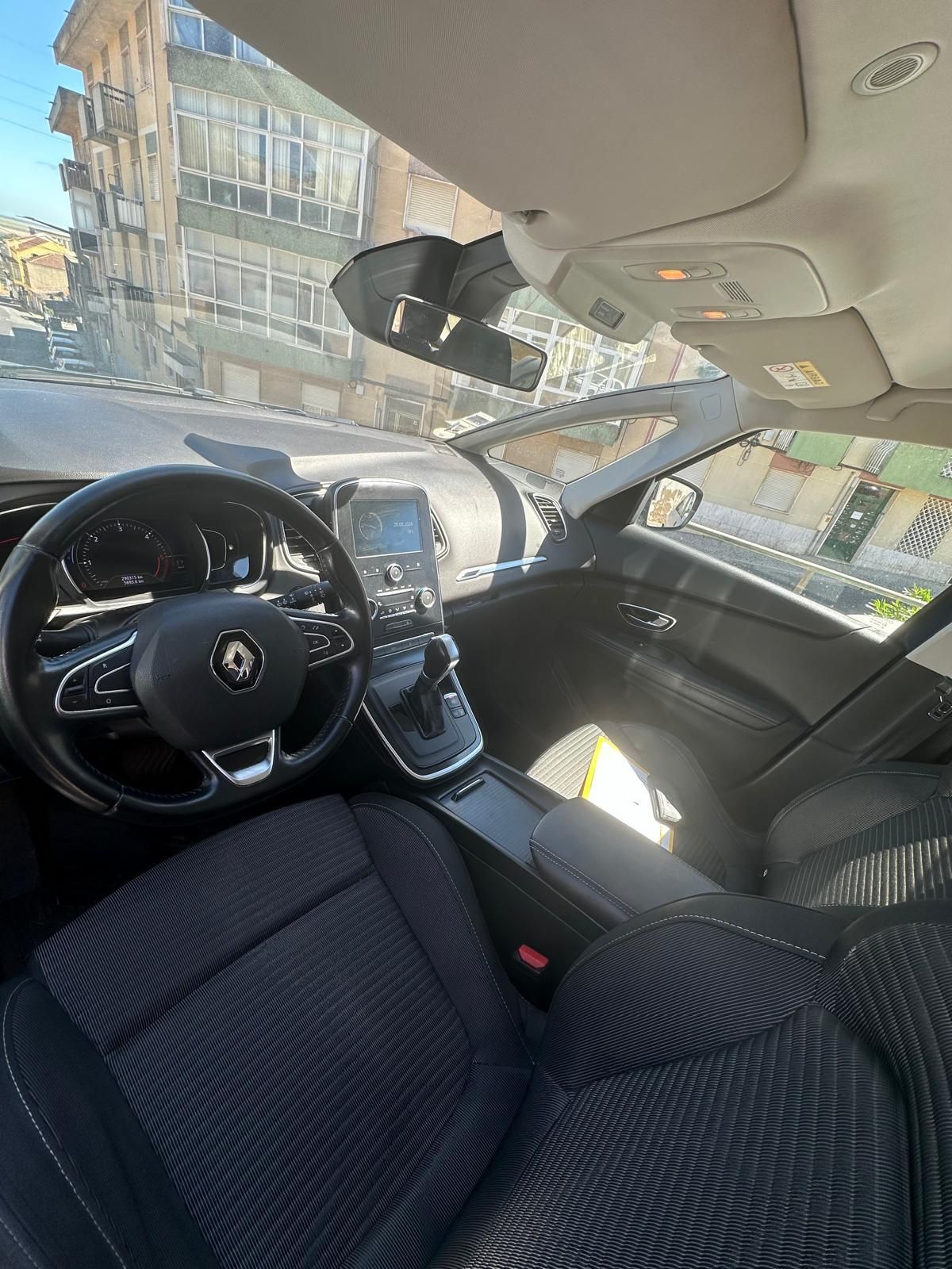 Renault Grand Scenic - 7 Lugares