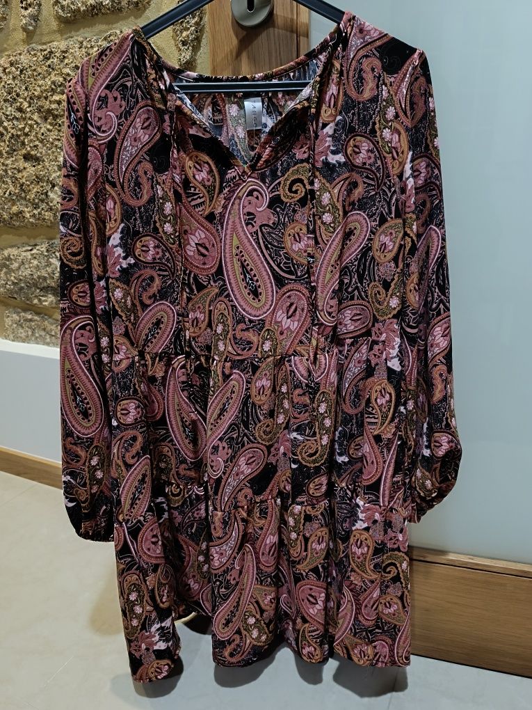 Vestido de inverno para mulher.