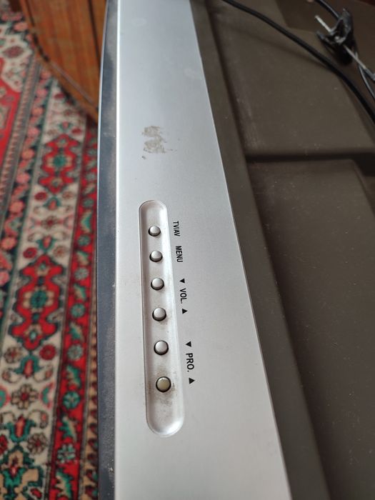 Телевізори Saturn та LG