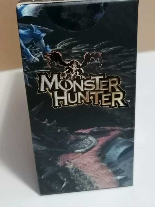 Protective Cover + Grips + Sticker: Monster Hunter for PS4 Controller!64551051848963123