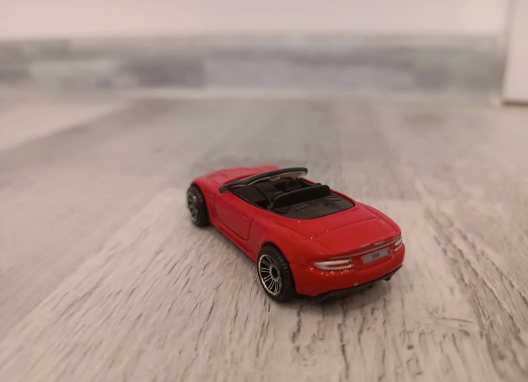 Aston Martin DBS Volante matchbox