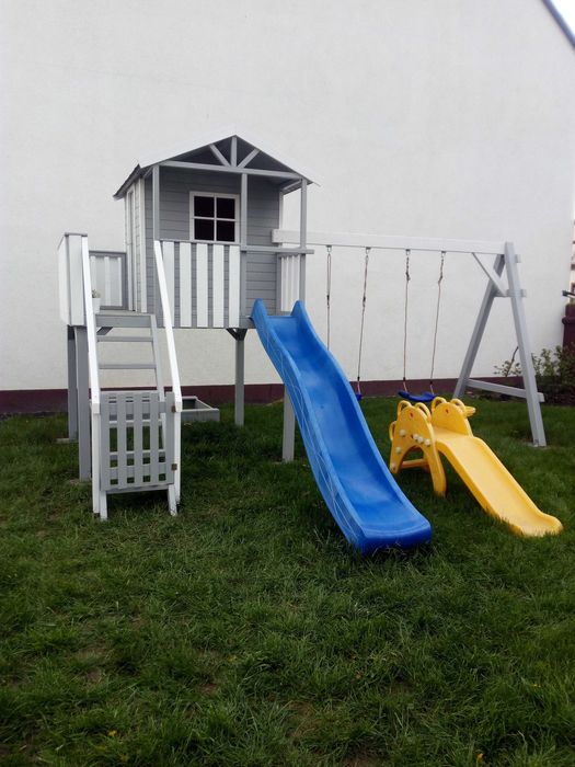 Domki ,place zabaw ,huśtawki