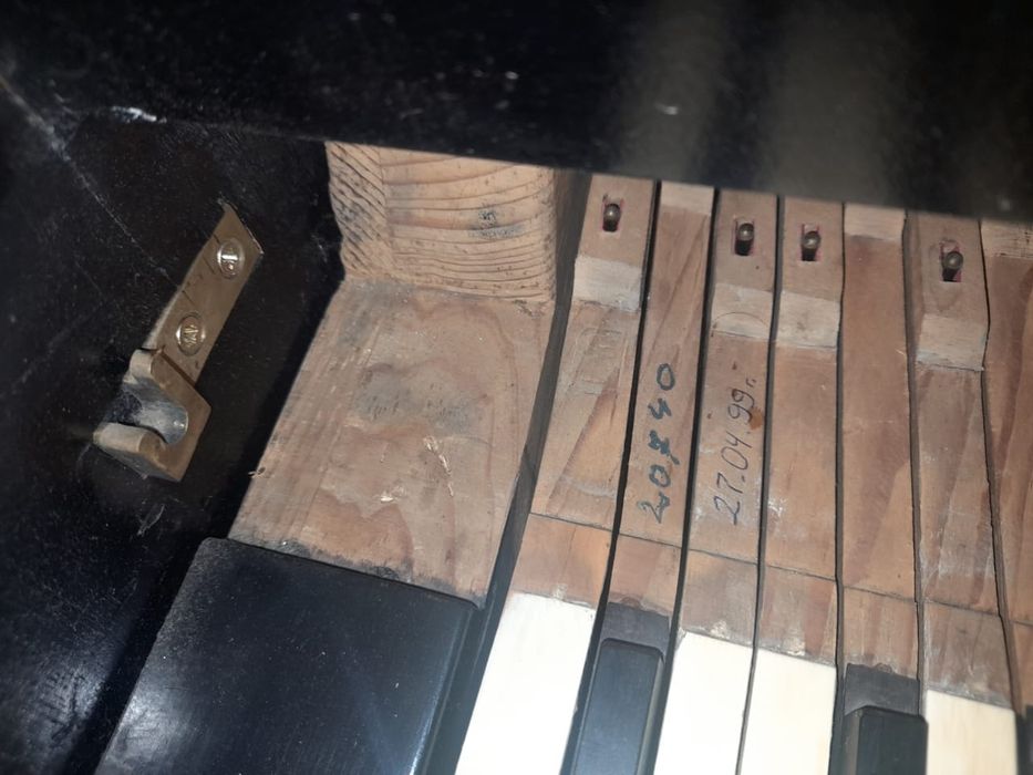 Рояль. Кабинетный рояль, фабрика Bösendorfer. Конец 19-го века.