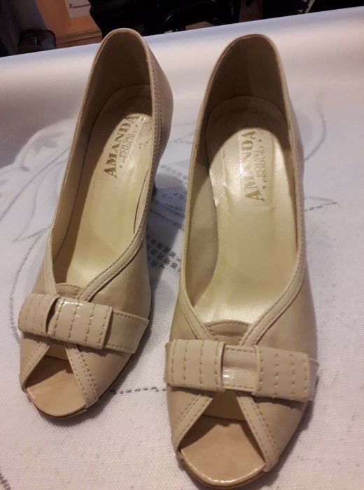 buty czółenka 39 polskie na szczupłą nogę obcas 8 cm skóra