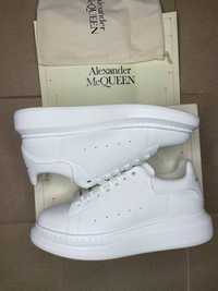 ténis alexander mcqueen branco.