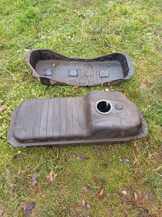 Kia sorento 1 2.5 CRDI бензобак