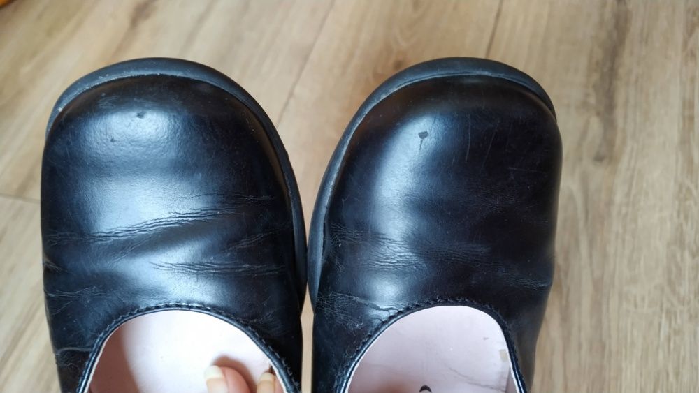 Кожаные школьные черные туфли Superfit 31р
