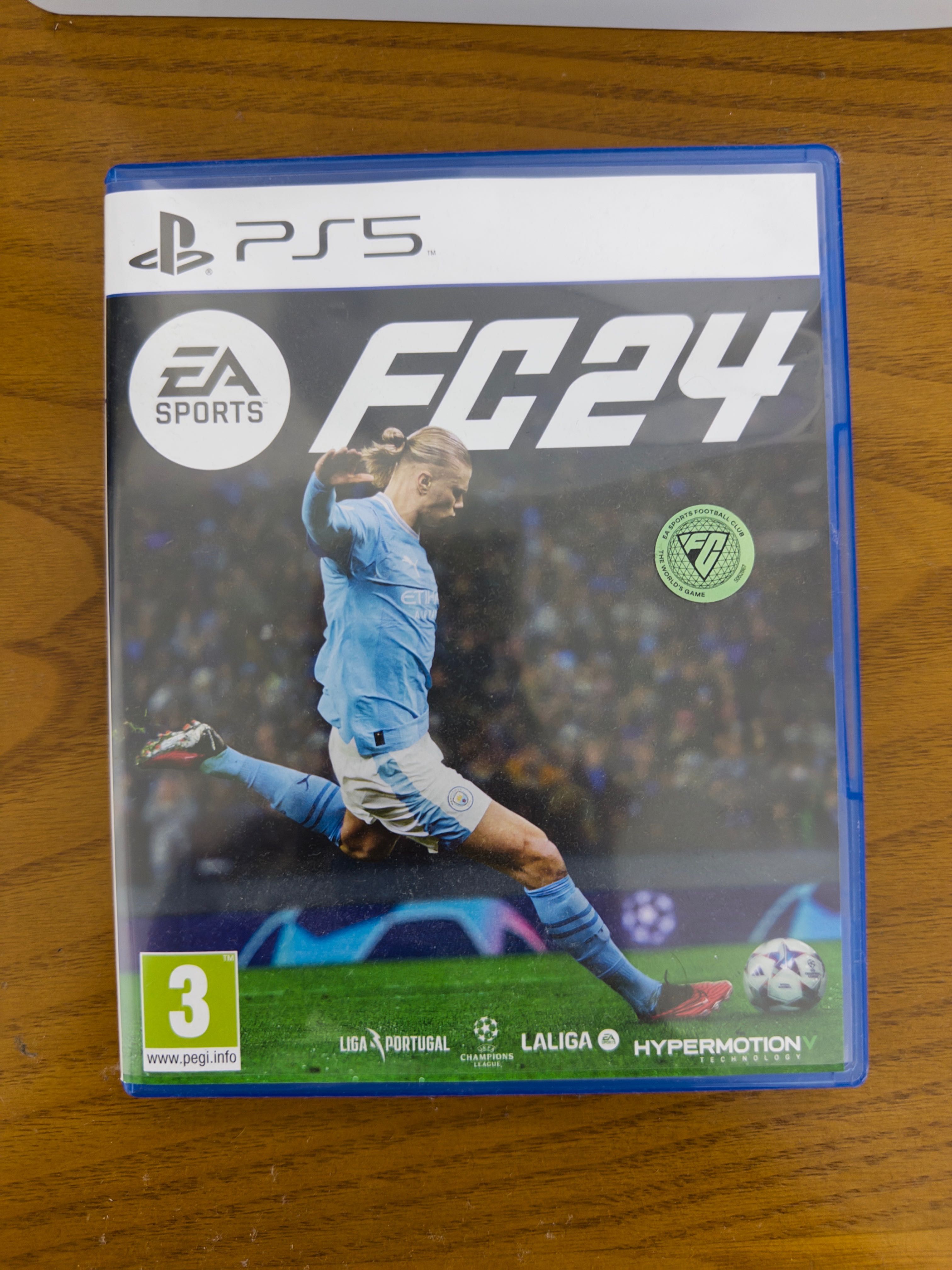 Playstation 5 muito pouco utilizada + 3 jogos
