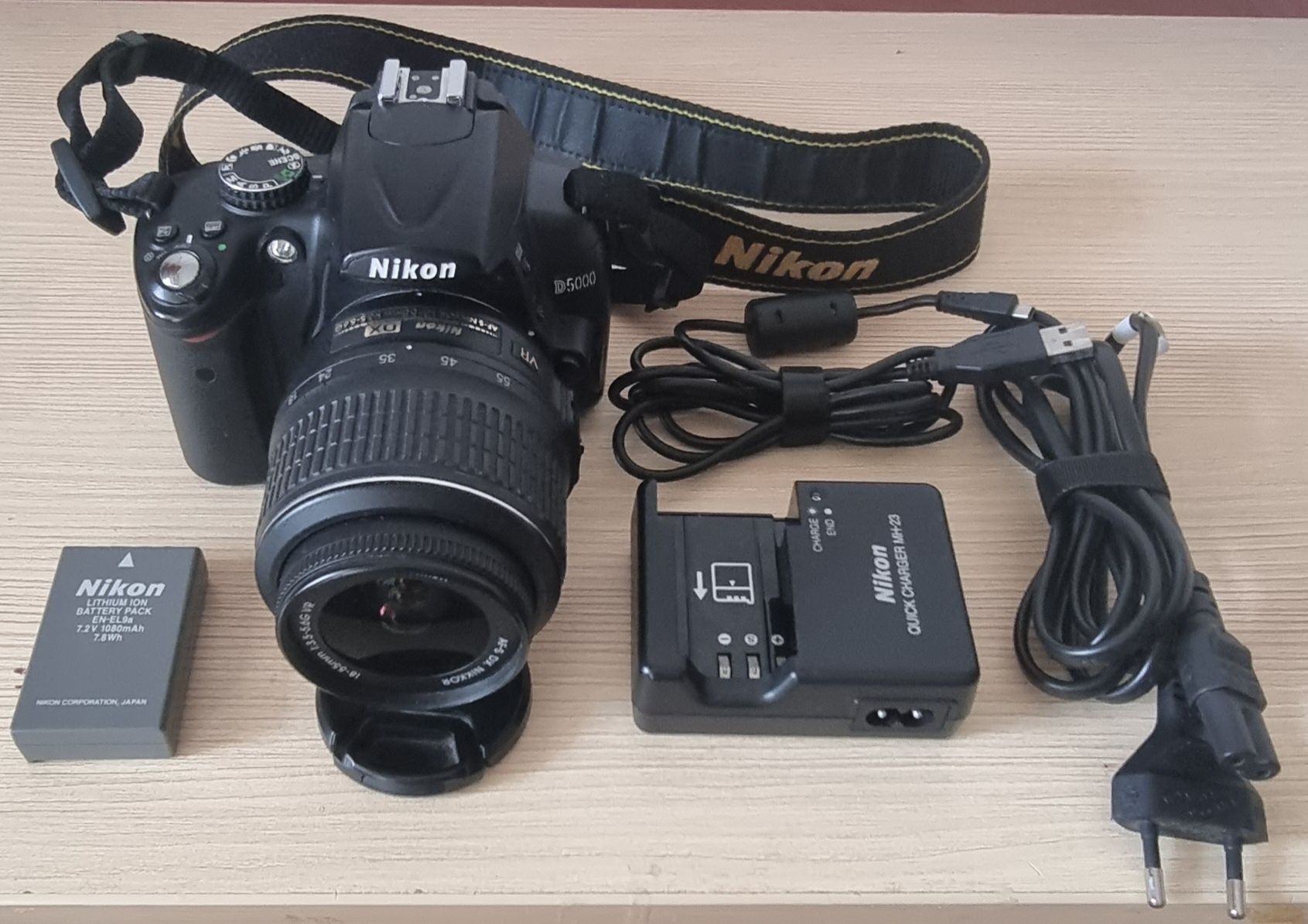 Nikon D5000 фотокамера